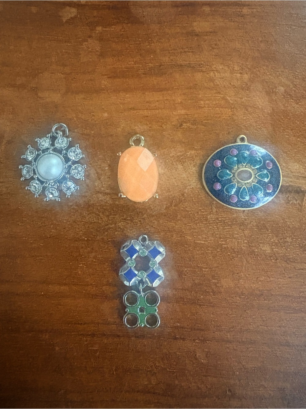 Re-Sellers’ Bundle 4 Pendants/Charms GUC